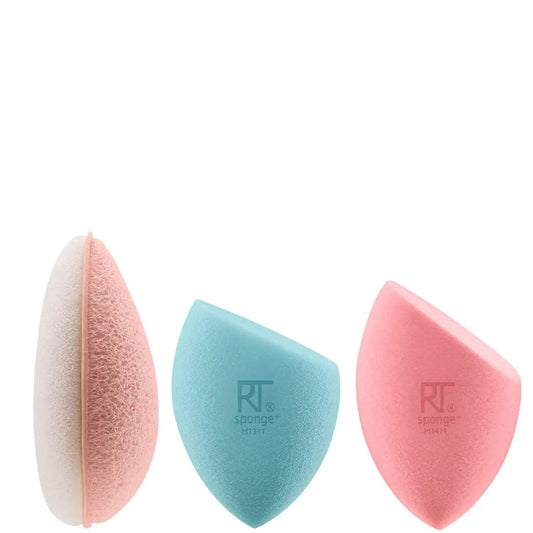 Real Techniques Poreless Perfection Kit sponges in pink and blue for a flawless complexion and matte finish.