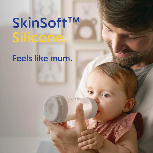 MAM Newborn Teat with SkinSoft™ silicone, providing a soft, familiar feel for babies during feeding.