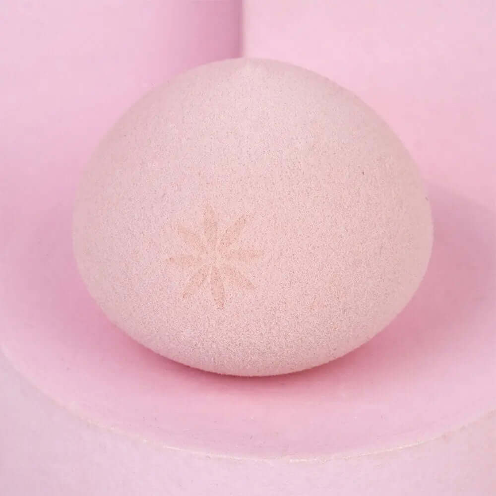 Brushworks Blending Drops in soft pink, perfect for blending cream-based makeup effortlessly.