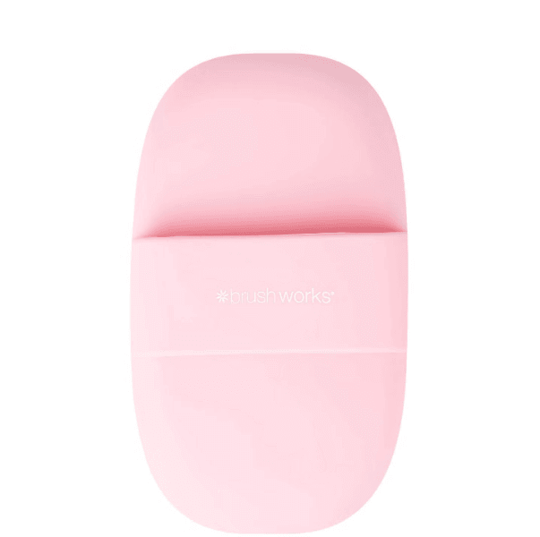 Brushworks Brush Cleaner Palette in soft pink, designed for effective brush cleaning with ergonomic grip and textured surfaces.