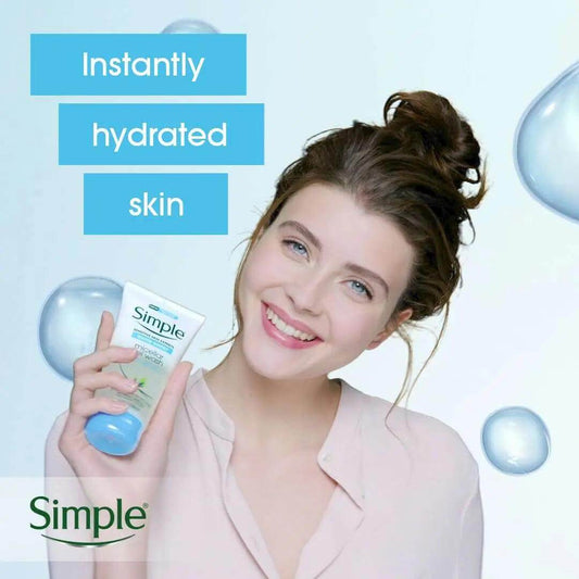 Simple Water Boost Micellar Gel Wash promotes instantly hydrated skin in a bright and fresh setting.