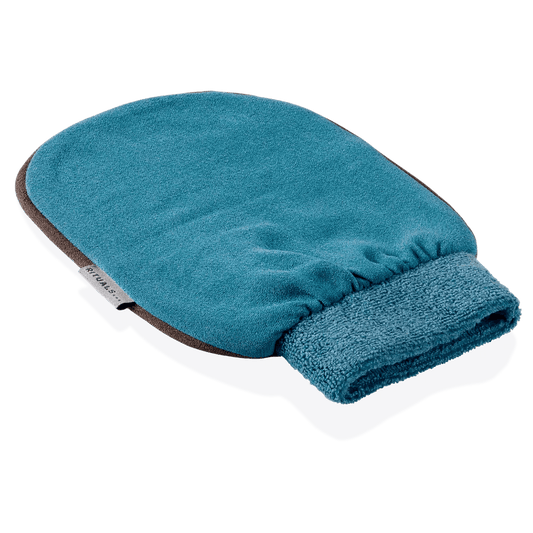 RITUALS Hammam Kessa Exfoliating Glove in teal for smooth, silky skin and improved circulation.