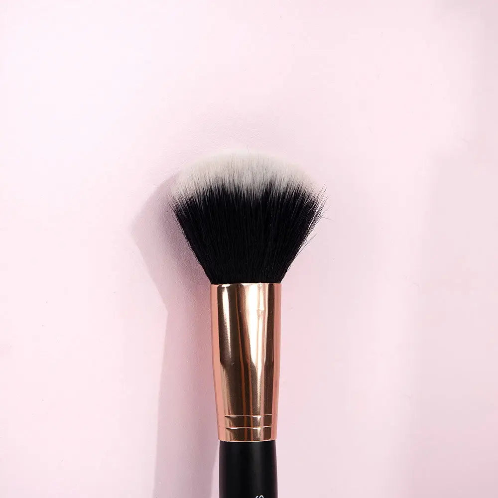 Brushworks Blush Brush The Good Vibes