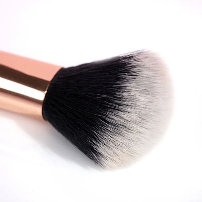 Brushworks Blush Brush The Good Vibes