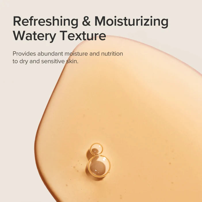 Product with a droplet on a beige background, text about refreshing and moisturizing texture.