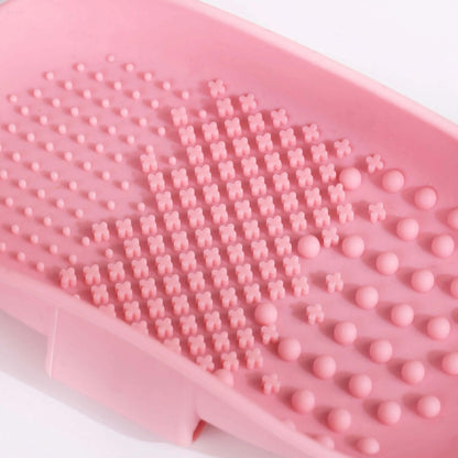 Brushworks Brush Cleaner Palette with ergonomic design and textured surfaces for effective brush cleaning.