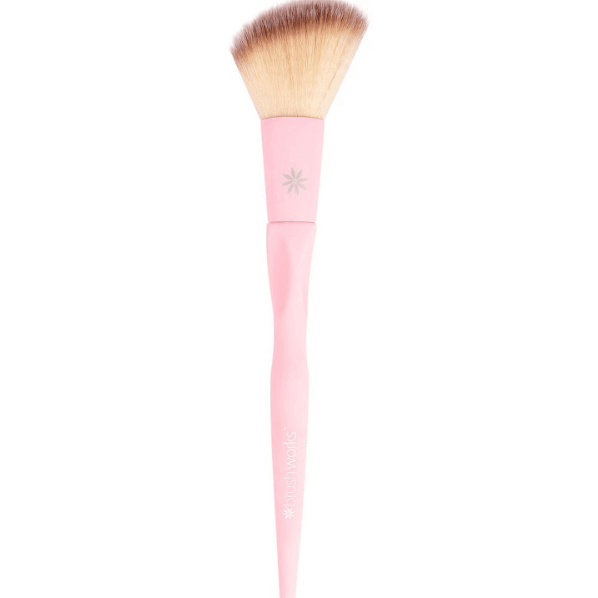 Brushworks HD Contour Brush featuring soft synthetic bristles for sculpting cheekbones and defining facial contours.