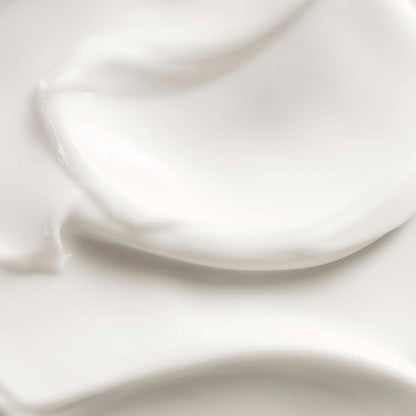 Collistar Close-up of white fabric with soft folds