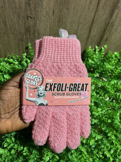 Soap & Glory Exfoliating Scrub Gloves, super-exfoliating for smooth skin, displayed on a green background.