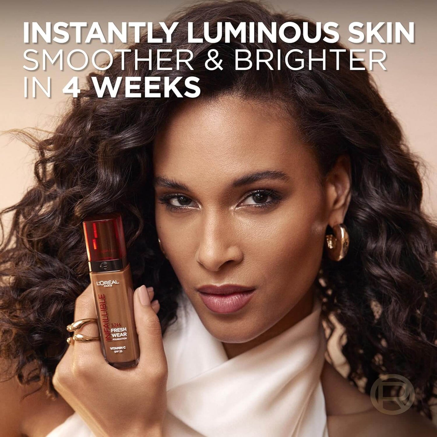 L'Oréal Paris Infallible 32hr Freshwear Liquid Foundation - 250 Radiant Sand model showcasing luminous skin.
