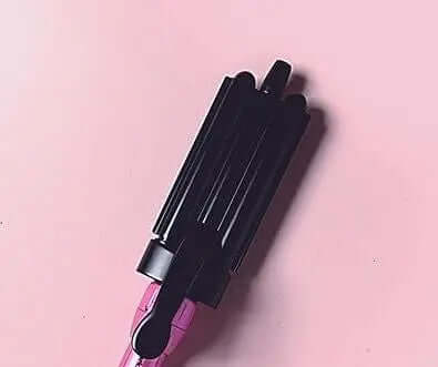 Mark Hill Pick 'N' Mix Mini Mermaid Waver on a pink background, ideal for creating beachy waves.