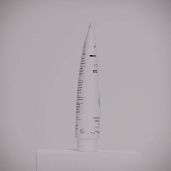 AMELIORATE® Intensive Foot Treatment 75ml tube for dry, rough feet, offering deep hydration and exfoliation.