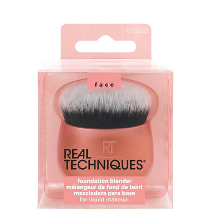 Real Techniques Foundation Blender, ideal tool for blending liquid makeup with a handle-less design and soft bristles.