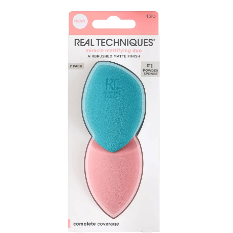 Real Techniques Miracle Mattifying Duo sponges in packaging for flawless makeup application and complete coverage.