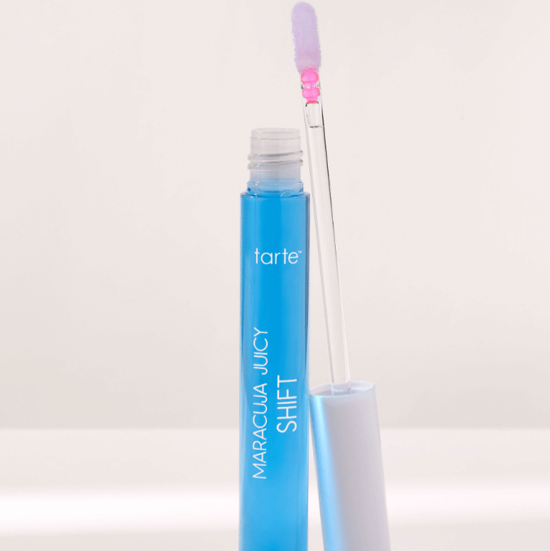 Tarte Maracuja Juicy Shift in Blueberry with applicator, showcasing customizable lip and cheek color.