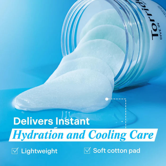 Cotton pad with a jar of product on a blue background, highlighting hydration and cooling care.