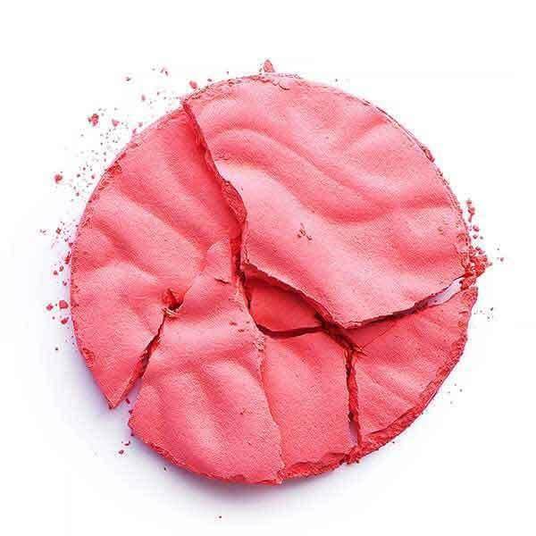 Revolution Blusher Reloaded Rose Kiss in vibrant pink shade, cracked powder blush perfect for sun-kissed looks and easy touch-ups.