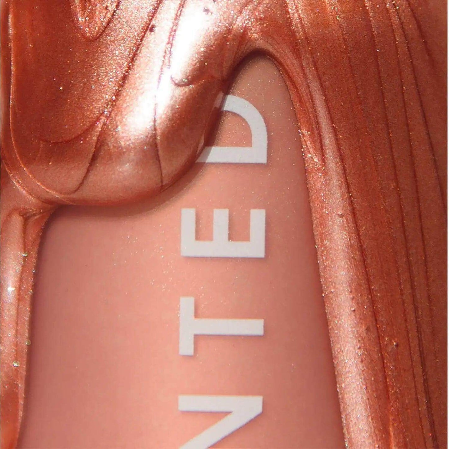 Close-up of Live Tinted Hueglow DAWN showcasing a shimmering serum-moisturizer hybrid for glowing skin.